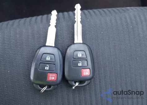 2017 Toyota Rav4 Le z USA, uszkodzony, nr VIN JTMBFREV9HD204770